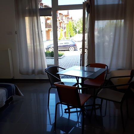 Kertvárosi Apartman II Tiszaujvaros Exterior foto