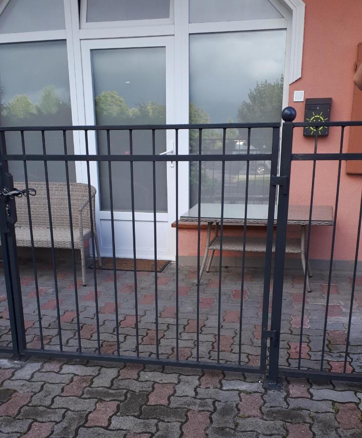 Kertvárosi Apartman II Tiszaujvaros Exterior foto