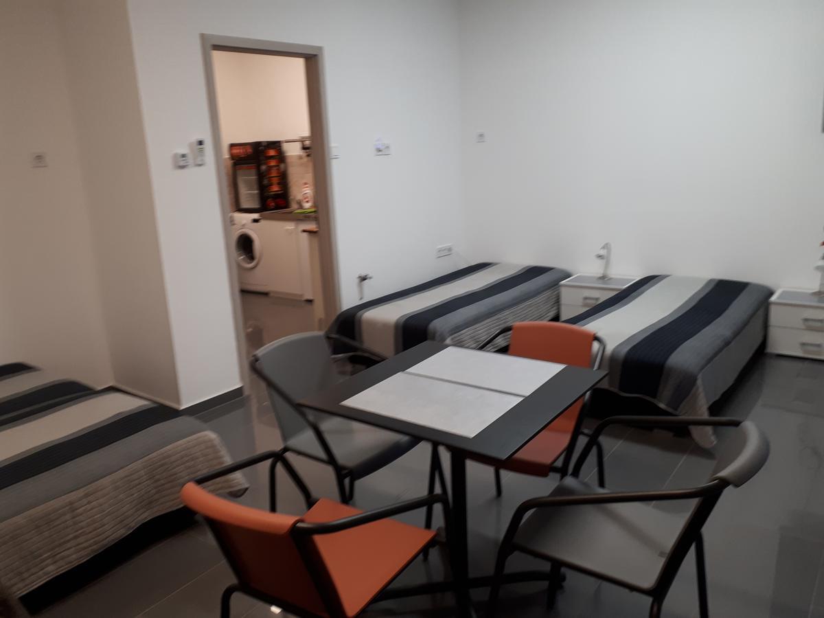 Kertvárosi Apartman II Tiszaujvaros Exterior foto