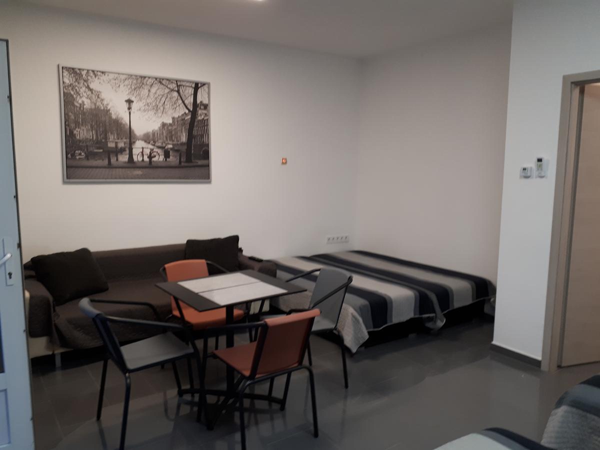 Kertvárosi Apartman II Tiszaujvaros Exterior foto