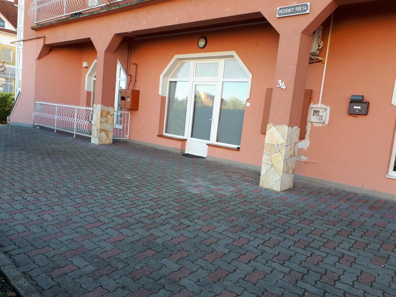 Kertvárosi Apartman II Tiszaujvaros Exterior foto